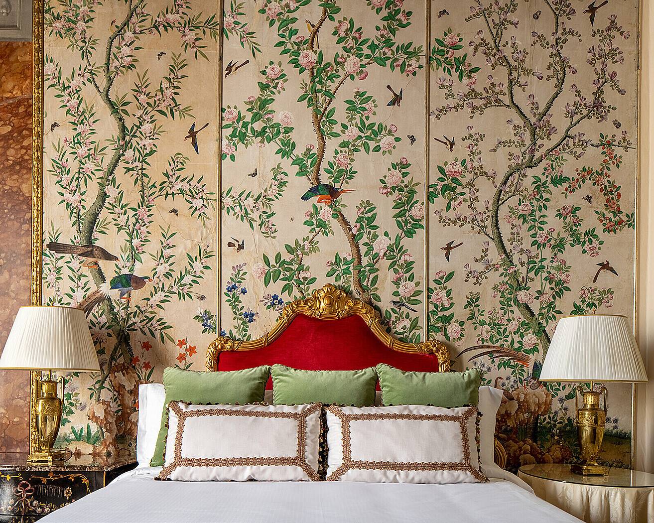 A hand-painted chinoiserie suite at Four Seasons Hotel Florence